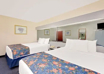 Microtel Inn & Suites by Wyndham Hagerstown by I-81 hotel thumbnail 7