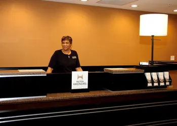 Hampton Inn Suffolk hotel thumbnail 3
