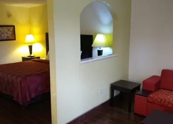 Econo Lodge Inn & Suites West - Energy Corridor hotel thumbnail 8