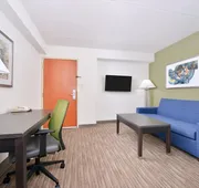 Holiday Inn Express Hotel & Suites Mooresville - Lake Norman by IHG hotel detail image 3