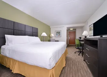 Holiday Inn Express Hotel & Suites Mooresville - Lake Norman by IHG hotel thumbnail 5
