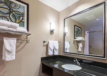Clarion Hotel The Colony - Plano West hotel thumbnail 6