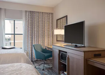 Hampton Inn & Suites West Des Moines/SW Mall Area hotel thumbnail 7