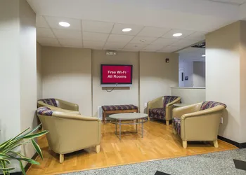 Red Roof Inn & Suites Philadelphia - Bellmawr hotel thumbnail 2
