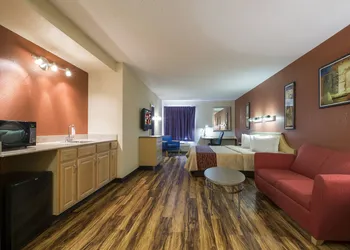 Red Roof Inn & Suites Philadelphia - Bellmawr hotel thumbnail 6