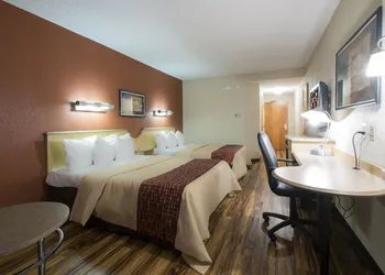 Red Roof Inn & Suites Philadelphia - Bellmawr hotel thumbnail 7