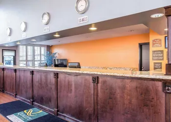 Quality Inn & Suites Bell Gardens - Los Angeles hotel thumbnail 2