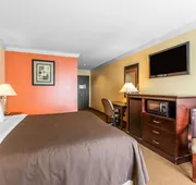 Quality Inn & Suites Bell Gardens - Los Angeles hotel detail image 7