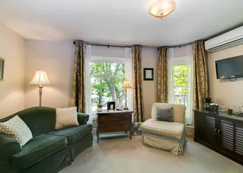 Winchester Inn hotel thumbnail 5