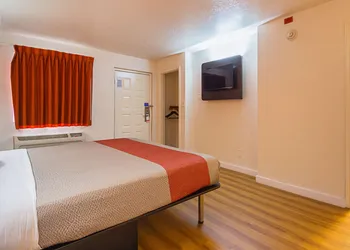 Motel 6 Garland, TX - Northeast Dallas hotel thumbnail 7