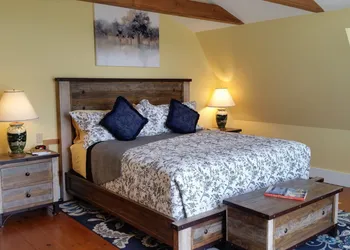 Strong House Inn hotel thumbnail 2
