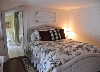 Strong House Inn hotel thumbnail 5