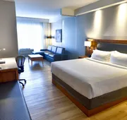 Holiday Inn Express & Suites Vaudreuil by IHG hotel detail image 7