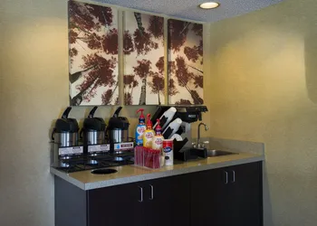 Red Roof Inn PLUS+ Chicago - Willowbrook hotel thumbnail 3