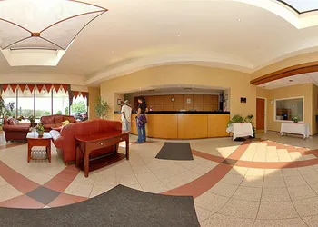 Newburgh Inn hotel thumbnail 2