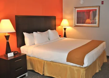 Holiday Inn Express Pittsburgh East - Mall Area by IHG hotel thumbnail 2