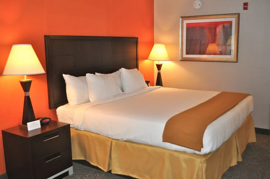 Holiday Inn Express Pittsburgh East - Mall Area by IHG hotel detail image 2