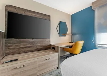 Holiday Inn Express Pittsburgh East - Mall Area by IHG hotel thumbnail 6