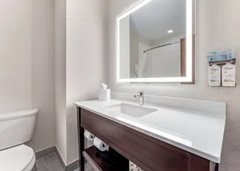 Holiday Inn Express Pittsburgh East - Mall Area by IHG hotel thumbnail 7