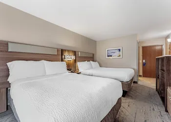 Holiday Inn Express Pittsburgh East - Mall Area by IHG hotel thumbnail 8