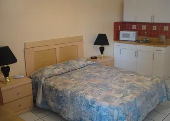 Knights Inn Hallandale hotel thumbnail 6