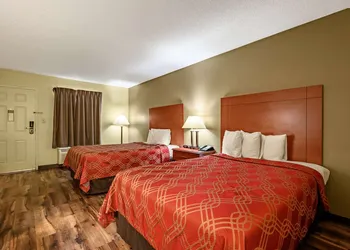 Econo Lodge Athens I-65 hotel thumbnail 5
