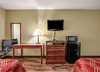 Econo Lodge Athens I-65 hotel thumbnail 6