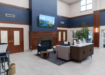 La Quinta Inn & Suites by Wyndham Bannockburn-Deerfield hotel thumbnail 2
