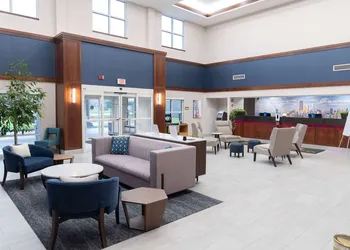 La Quinta Inn & Suites by Wyndham Bannockburn-Deerfield hotel thumbnail 3