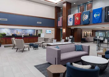 La Quinta Inn & Suites by Wyndham Bannockburn-Deerfield hotel thumbnail 5