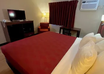 High Desert Inn hotel thumbnail 5
