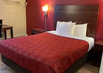 High Desert Inn hotel thumbnail 6