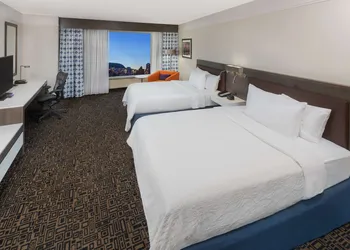 Hilton Garden Inn Montréal Centre-ville hotel thumbnail 5