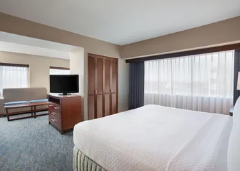 Crowne Plaza Los Angeles Harbor Hotel by IHG hotel thumbnail 4