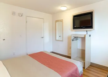 Motel 6 Denver, CO – Downtown hotel thumbnail 7