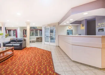 Microtel Inn & Suites by Wyndham Claremore hotel thumbnail 2