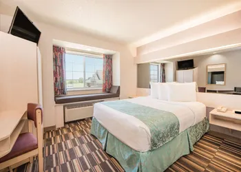 Microtel Inn & Suites by Wyndham Claremore hotel thumbnail 4