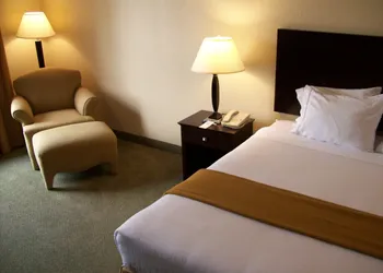 Holiday Inn Express Hotel & Suites Athens by IHG hotel thumbnail 2