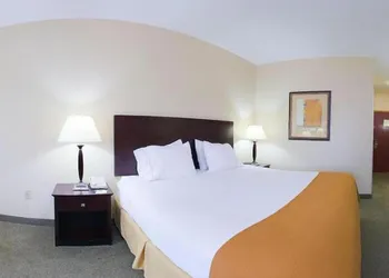 Holiday Inn Express Hotel & Suites Athens by IHG hotel thumbnail 3