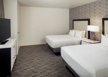 DoubleTree Suites by Hilton Hotel Detroit Downtown - Fort Shelby hotel thumbnail 8