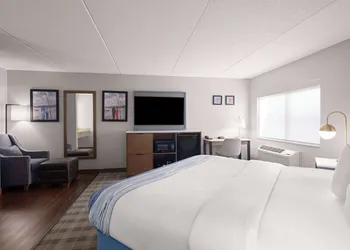 AmericInn by Wyndham Shakopee Near Canterbury Park hotel thumbnail 6