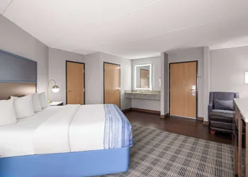 AmericInn by Wyndham Shakopee Near Canterbury Park hotel thumbnail 7