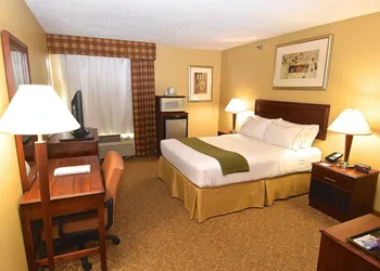 Holiday Inn Express & Suites St. Louis West - Fenton by IHG hotel thumbnail 4