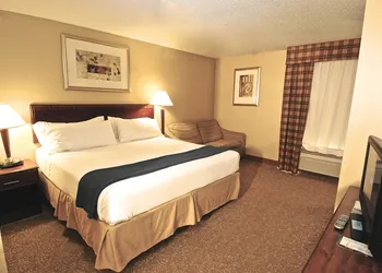 Holiday Inn Express & Suites St. Louis West - Fenton by IHG hotel thumbnail 6