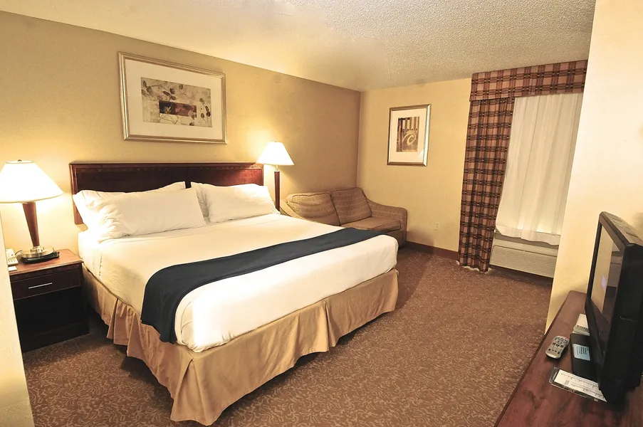 Holiday Inn Express & Suites St. Louis West - Fenton by IHG hotel detail image 6
