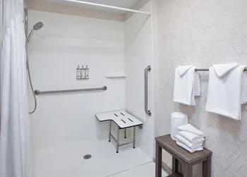 Holiday Inn Express Sault Ste. Marie by IHG hotel thumbnail 7