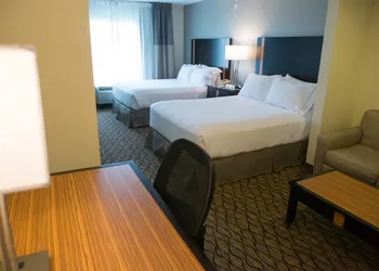 Holiday Inn Express Hotel & Suites Chanhassen by IHG hotel thumbnail 2