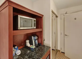 Hilton Garden Inn Oklahoma City North Quail Springs hotel thumbnail 2