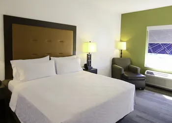 Holiday Inn Express & Suites Ironton by IHG hotel thumbnail 3
