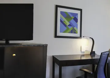 Holiday Inn Express & Suites Ironton by IHG hotel thumbnail 6